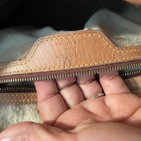 LV bucket bag 100% original - Picture 16 of 16